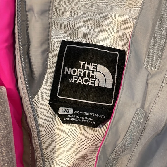 North face rain jacket - Picture 3 of 4
